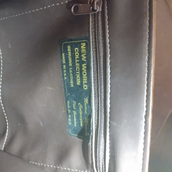 New World Collection leather bag. - Picture 5 of 5
